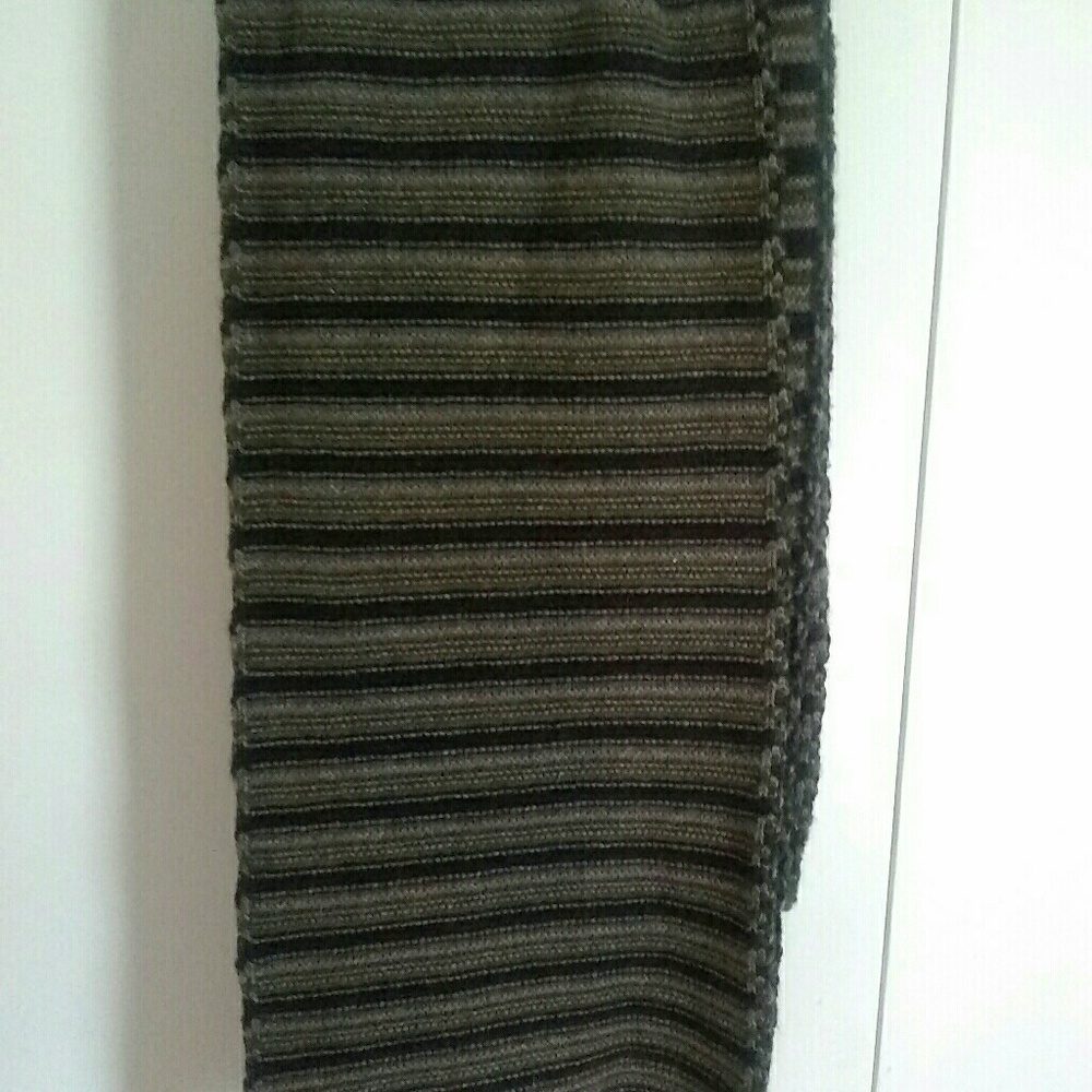 100% Cashmere Unisex Scarf (Etro Milano)